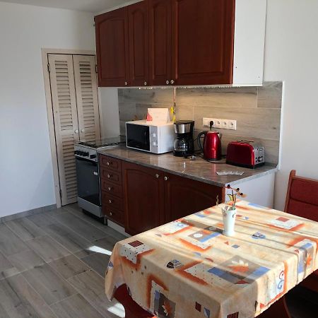Leander Apartman بالاتوناكالي المظهر الخارجي الصورة