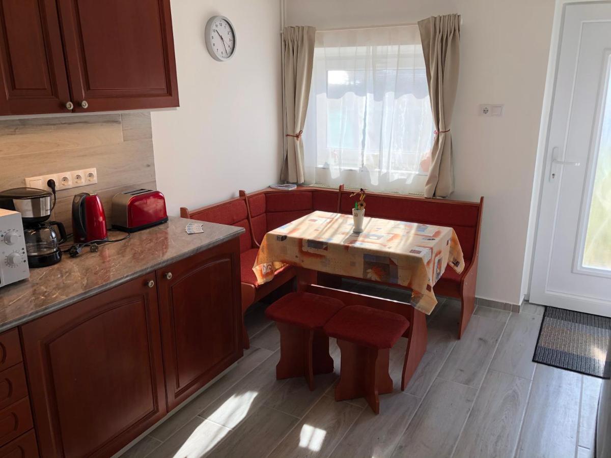 Leander Apartman بالاتوناكالي المظهر الخارجي الصورة