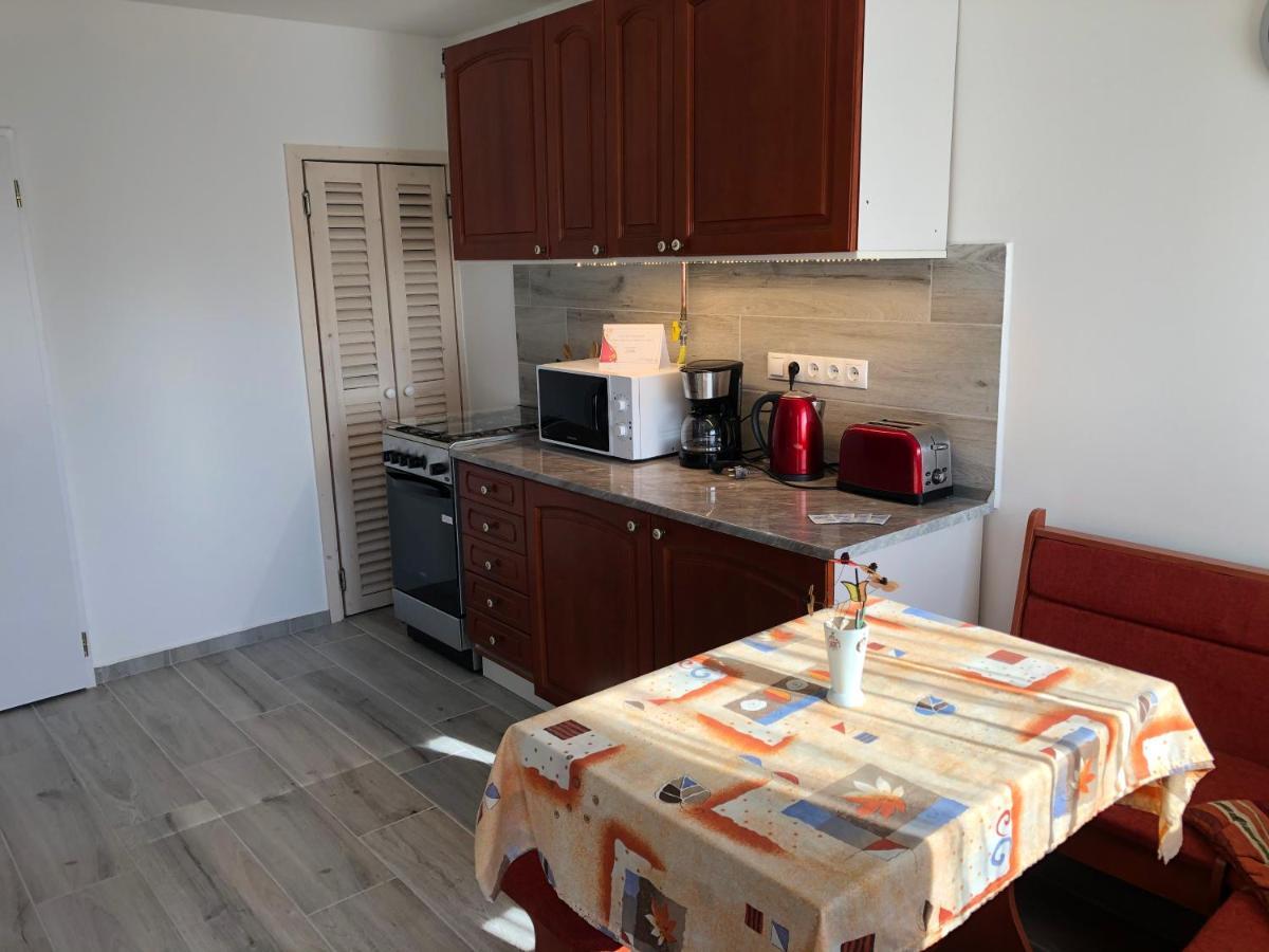 Leander Apartman بالاتوناكالي المظهر الخارجي الصورة